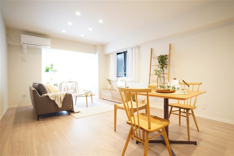 インテリックスが掲げる「きもちまで測るリノベーション」。快適で穏やかな寛ぎの場所を提供いたします。※家具はディスプレイです。 インテリックスが掲げる「きもちまで測るリノベーション」。快適で穏やかな寛ぎの場所を提供いたします。※家具はディスプレイです。