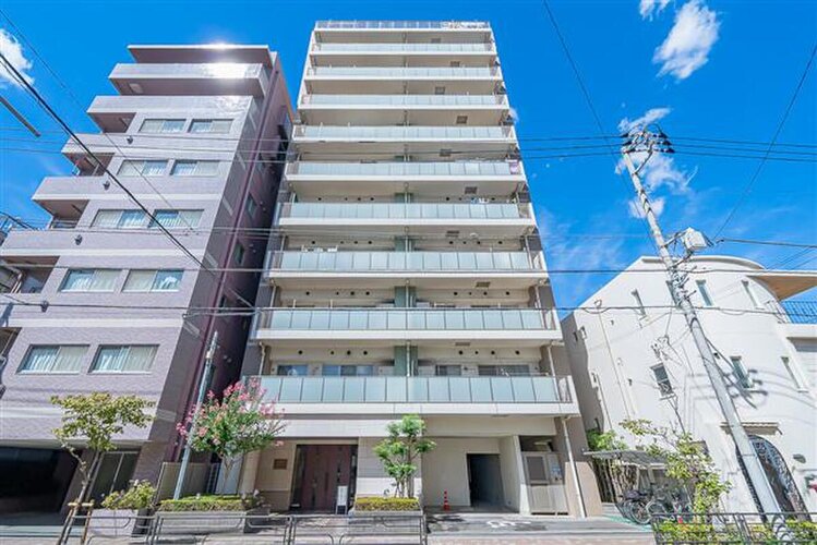 平成17年築、最寄り駅「入谷」駅まで徒歩7分ほど。 平成17年築、最寄り駅「入谷」駅まで徒歩7分ほど。