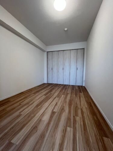 リビング側5帖洋室