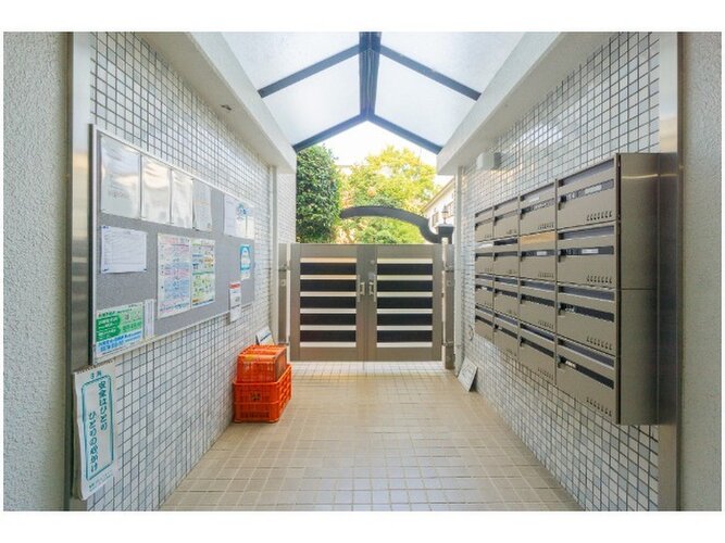 三鷹駅徒歩8分の活気ある街並みも魅力的！　