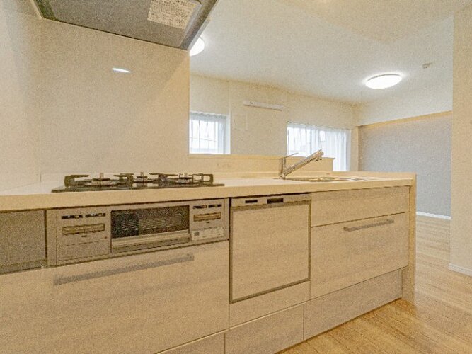 暮らしの中で輝き続けるキッチン。日々の調理を快適にサポート。あなたの暮らしに寄り添うキッチンです。
