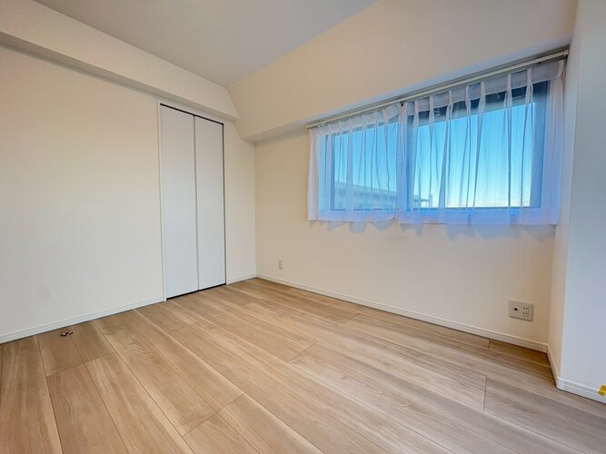 洋室2 約5.7帖 洋室2 約5.7帖