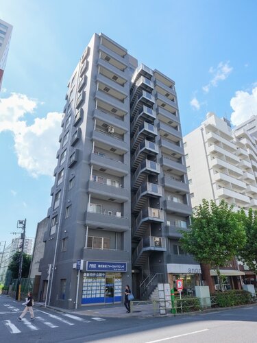 『錦糸町』駅徒歩5分!アクセス至便、最先端となつかしさが調和する街並みです。大きな商業施設や錦糸公園など、遊びも利便性も揃った住環境です。 『錦糸町』駅徒歩5分!アクセス至便、最先端となつかしさが調和する街並みです。大きな商業施設や錦糸公園など、遊びも利便性も揃った住環境です。