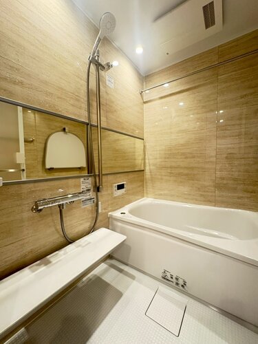 浴室　＊浴室乾燥機・追い炊き機能付き＊