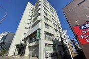 東急池上線「石川台」駅より徒歩2分。都市機能の利便性を感じられる立地に建つマンションです。