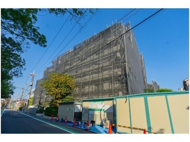 自由が丘駅から徒歩6分。都市生活の利便性と充実感を得られる立地に佇んでいます。 自由が丘駅から徒歩6分。都市生活の利便性と充実感を得られる立地に佇んでいます。