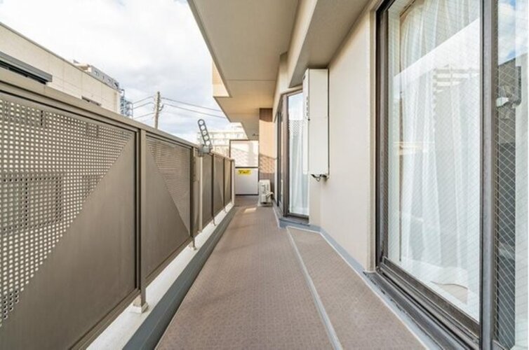 バルコニー バルコニー