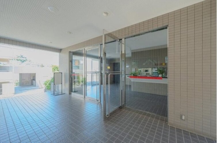 エントランス エントランス