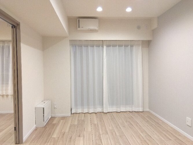 爽やかな風がそよぐ光に溢れた空間。清々しい気持ちになるお部屋です。