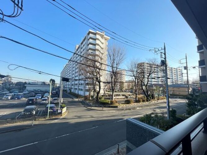 南東向き住戸陽当り良好です。 南東向き住戸陽当り良好です。