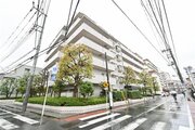 5階南向き陽当たり・展望良好で近隣にスーパーマーケットあり 5階南向き陽当たり・展望良好で近隣にスーパーマーケットあり