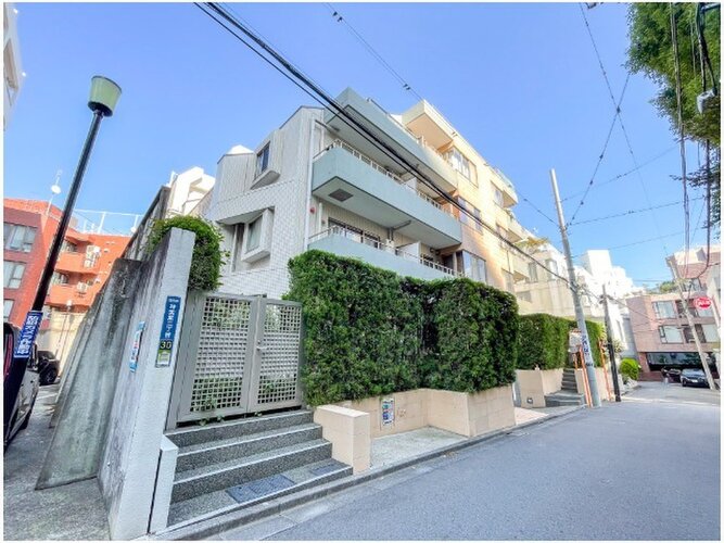 優しく迎えてくれる豊かな自然。四季の移り変わりを感じる心地よい場所となりそうです。