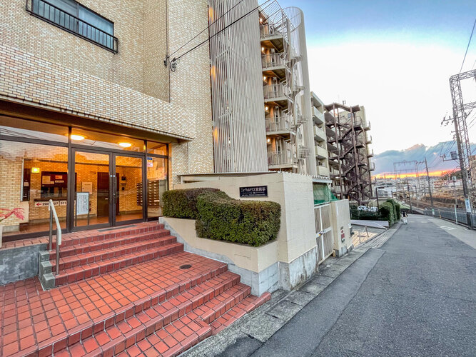 めまぐるしく過ぎ行く日々の中でゆったりとした休息と癒しを提供してくれる空間がここから始まります。 めまぐるしく過ぎ行く日々の中でゆったりとした休息と癒しを提供してくれる空間がここから始まります。