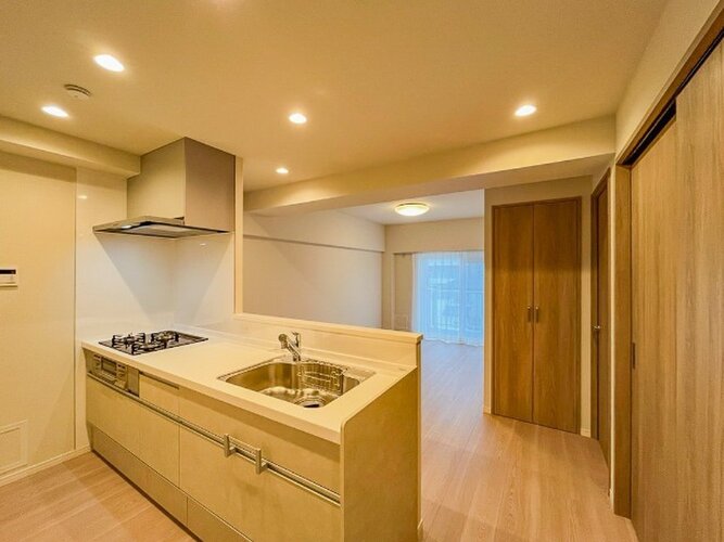 内装はシンプルに落ち着きのある空間にしています。ゆったりとしたひとときを過ごせそうです♪