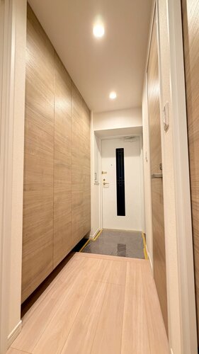 玄関　＊トールタイプの大容量下足入れつき＊