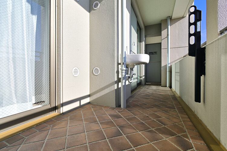 バルコニー バルコニー