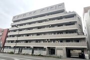 平成築、総戸数38戸のマンション。最寄り駅「立川」駅まで徒歩11分ほど。 平成築、総戸数38戸のマンション。最寄り駅「立川」駅まで徒歩11分ほど。