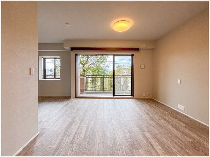 陽当り良好なＬＤＫは、温かな陽光が帰ってきたくなる場所、安心できる場所としてリビングを演出します。