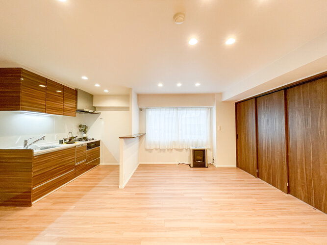 爽やかな風がそよぐ光に溢れた空間。清々しい気持ちになるお部屋です。