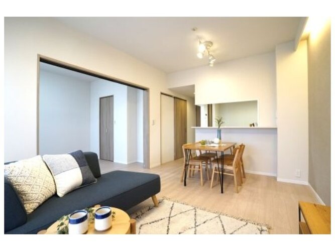 内装はシンプルに落ち着きのある空間にしています。ゆったりとしたひとときを過ごせそうです♪