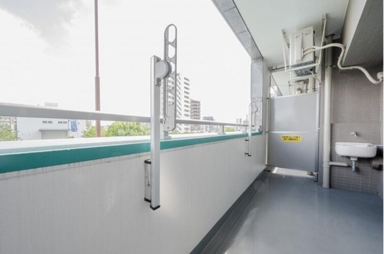 バルコニー バルコニー