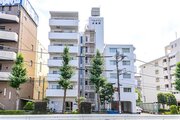 西武新宿線「武蔵関」駅まで徒歩12分。都市生活の利便性と充実感を得られる立地に佇んでいます。 西武新宿線「武蔵関」駅まで徒歩12分。都市生活の利便性と充実感を得られる立地に佇んでいます。