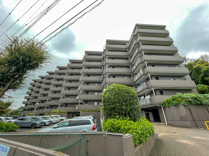 優しく迎えてくれる豊かな自然。四季の移り変わりを感じる心地よい場所となりそうです。 優しく迎えてくれる豊かな自然。四季の移り変わりを感じる心地よい場所となりそうです。