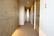 玄関～廊下　＊収納力豊富なトールタイプの下足入＊
