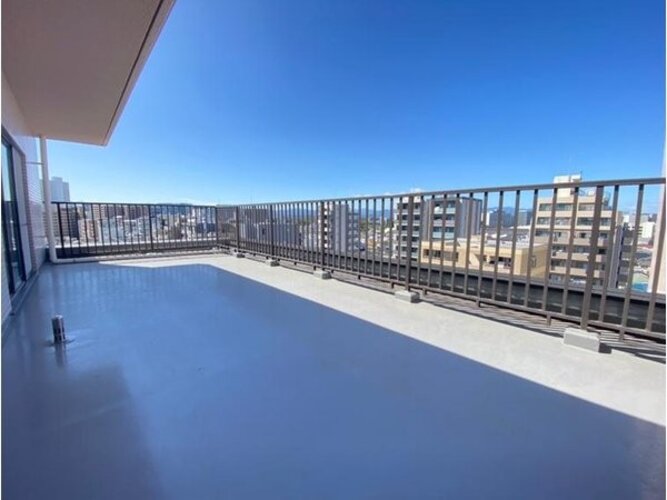 バルコニー バルコニー