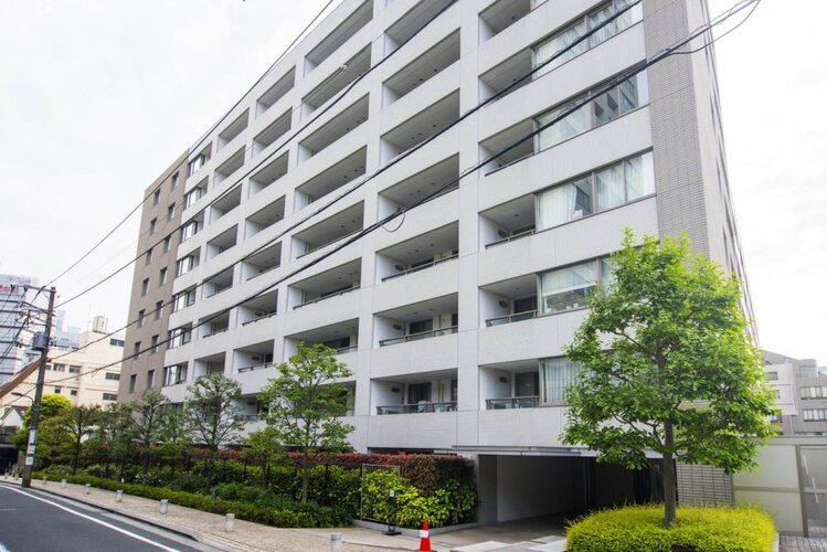 3路線3駅利用可の交通至便な立地!総戸数169戸の鹿島建設㈱旧分譲。暮らしを快適にサポートするコンシェルジュサービス付きの大規模マンションです。 3路線3駅利用可の交通至便な立地!総戸数169戸の鹿島建設㈱旧分譲。暮らしを快適にサポートするコンシェルジュサービス付きの大規模マンションです。