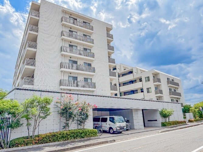 優しく迎えてくれる豊かな自然。四季の移り変わりを感じる心地よい場所となりそうです。 優しく迎えてくれる豊かな自然。四季の移り変わりを感じる心地よい場所となりそうです。