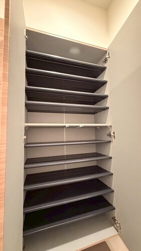 トールタイプの大容量下足入れ トールタイプの大容量下足入れ