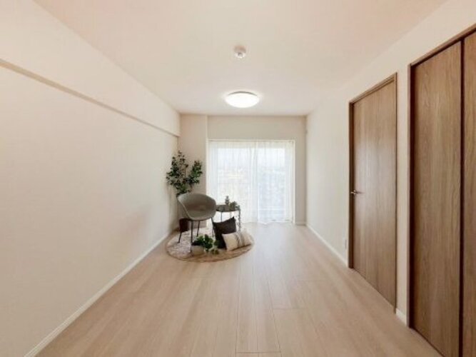 爽やかな風がそよぐ光に溢れた空間。清々しい気持ちになるお部屋です。