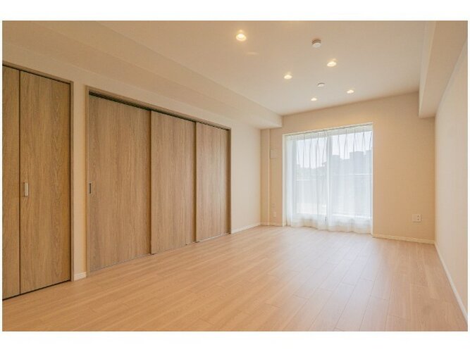 内装はシンプルに落ち着きのある空間にしています。ゆったりとしたひとときを過ごせそうです♪