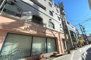 流行に左右されず、将来にわたって価値が継続する「上質」な佇まい。 流行に左右されず、将来にわたって価値が継続する「上質」な佇まい。