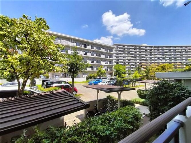 総戸数297戸。趣のある佇まいに合わせて室内をリノベーションしております。 総戸数297戸。趣のある佇まいに合わせて室内をリノベーションしております。