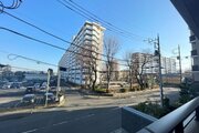 南東向き住戸陽当り良好です。 南東向き住戸陽当り良好です。