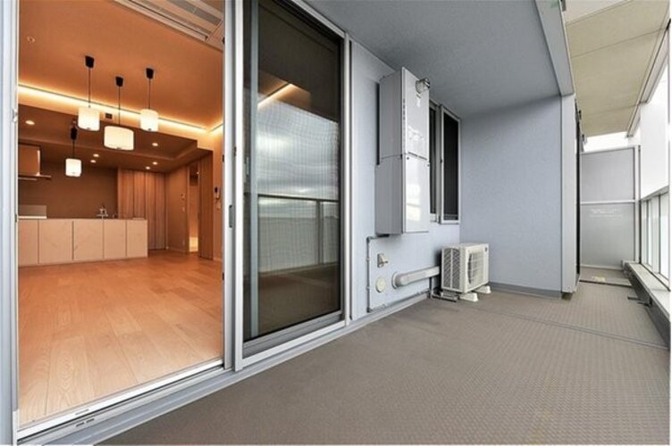 バルコニー バルコニー