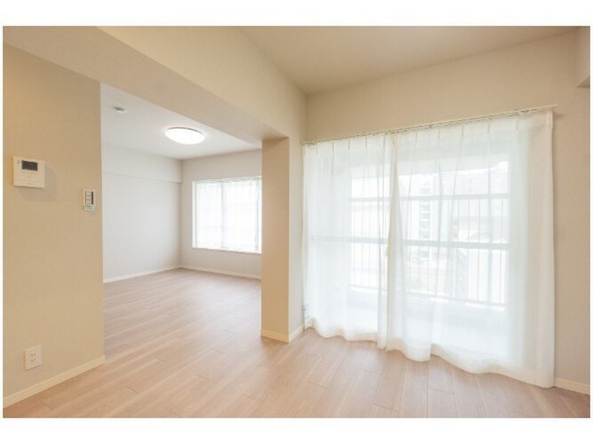 ゆったりくつろげる上質なリビングダイニングは、あなたの暮らしにより価値のある時間を演出してくれます。 ゆったりくつろげる上質なリビングダイニングは、あなたの暮らしにより価値のある時間を演出してくれます。