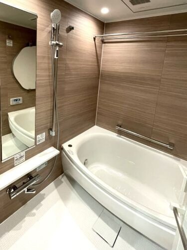 お風呂に求める心地良い癒しの時間のために、機能性とデザイン性に重点を置き、寛ぎの空間を演出しました。