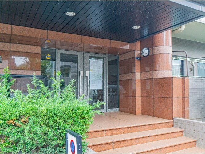 マンションはオートロック完備で安心のセキュリティ! マンションはオートロック完備で安心のセキュリティ!