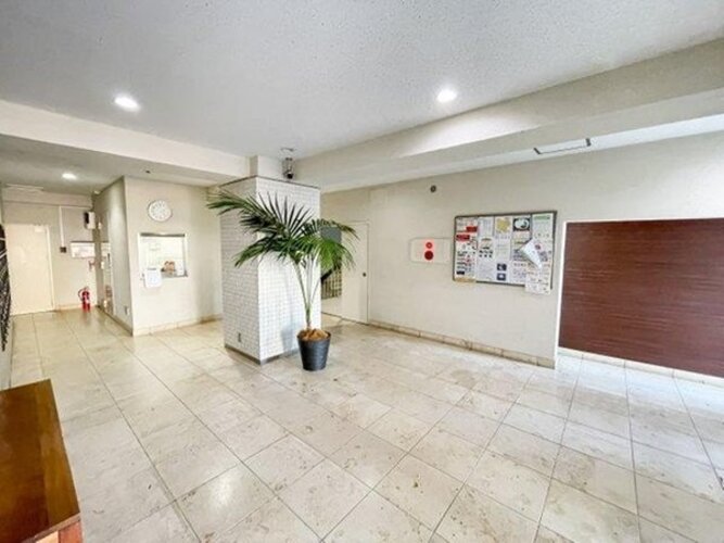 エントランス エントランス