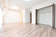 採光とセンスを散りばめた癒しの空間。そこに暮らす人のことを考えつくり出した心地よい居場所があります。 採光とセンスを散りばめた癒しの空間。そこに暮らす人のことを考えつくり出した心地よい居場所があります。