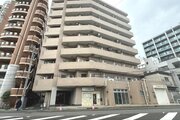 統一した色調でデザインされたマンションは周囲と調和した景観を生み出しています。