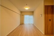 内装はシンプルに落ち着きのある空間にしています。ゆったりとしたひとときを過ごせそうです♪