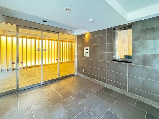 エントランス エントランス