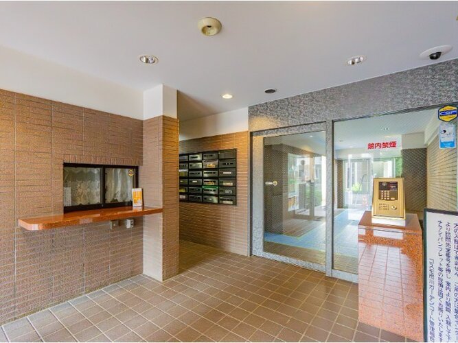 マンションはオートロック完備で安心のセキュリティ! マンションはオートロック完備で安心のセキュリティ!