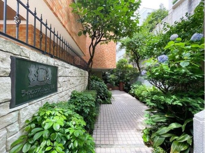 エントランス エントランス