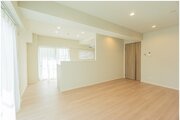 爽やかな風がそよぐ光に溢れた空間。清々しい気持ちになるお部屋です。