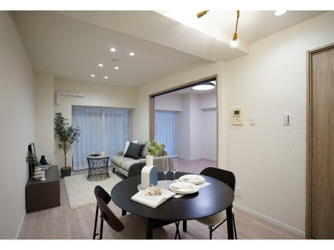 ほっと一息つけるような、安心できる空間です♪シンプルな内装は、ニーズが変わってもご活用頂けそうです。 ほっと一息つけるような、安心できる空間です♪シンプルな内装は、ニーズが変わってもご活用頂けそうです。